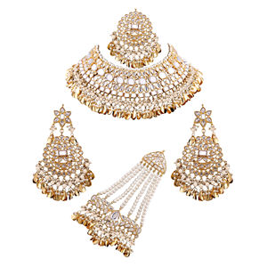 Ensemble collier et boucles d'oreilles de mariée en cristal de rhinestones plaqué cuivre et platine tendance et luxueux, traditionnel pour les mariages indiens - Product Image 4