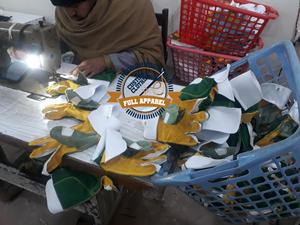 Professional Durable Cowhide Leather Baseball <b>Batting</b> Gloves Heavy Wrist Long Cuff <b>Light</b>-Weight Sports Breathable Comfortable - Product Image 3