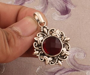 Anillo de Plata de Ley 925 sólida con bisel de piedras preciosas cortadas a cuadros de ónix rojo natural, colgante hecho a mano para mujeres, proveedores de joyería - Product Image 1