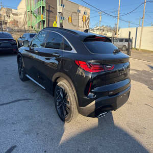 Infiniti QX55 2023 d'occasion en parfait état - Product Image 2