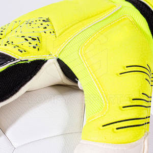 Gants de football de gardien de but fabriqués au Pakistan avec un service OEM Gants de football de gardien de but personnalisés - Product Image 5