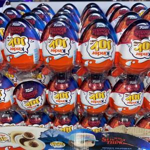 Huevos de Chocolate Sorpresa Premium de Stranger Things Kinder Joy para Distribuidores Autorizados de Dulces y Juguetes - Product Image 5