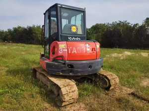 Motor y Caja de Cambios Originales Usados para Miniexcavadora U35, Bomba Hidráulica de 1.8 Toneladas para Excavadora, 6001-8000 Horas de Uso - Product Image 2