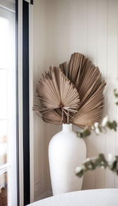 Elegante colgante de pared de hoja de palma hecho de fibras naturales para una decoración del hogar ética y sostenible - Product Image 3