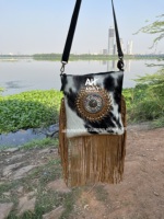 Nouveau sac à main en cuir véritable style western avec fourrure animale, sac à bandoulière pour femme avec pierres précieuses et franges, look classique et royal, sac tissé