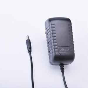 Cargador universal de 24W, Cargador universal versátil, adaptador de corriente - Product Image 1