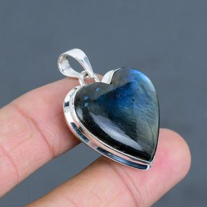 Elegante y Clásico Colgante de Plata de Ley 925 con Labradorita en Corte Corazón para Aniversario, Colgantes y Dijes Finos Unisex para Mujer - Product Image 3