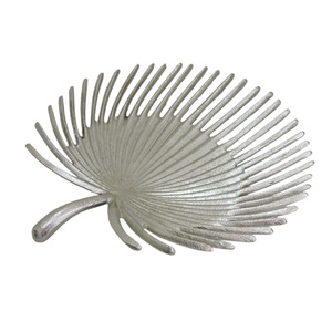 Plateau de service ovale en aluminium couleur argent avec poignées dorées Plateau décoratif élégant pour restaurant à domicile Hôtel - Product Image 3