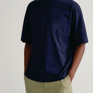 T-shirt élégant à manches courtes pour hommes avec poche-Design confortable et pratique, idéal pour les tenues décontractées et la superposition - Product Image 4