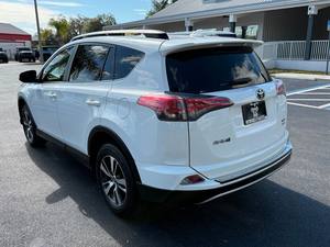 Toyota RAV4 Híbrido V6 SUV Sedán Gasolina 4.5L Asientos de Cuero Luces LED Automáticas LHD/RHD Exportación Usado 2015-2020 - Product Image 4