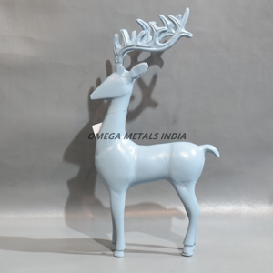 Escultura de Reno navideño hecha a mano personalizada con brillo metálico suave y astas detalladas para acentos festivos para el hogar - Product Image 3