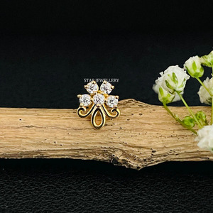 Stud de flor de diamante natural de oro macizo de 14 quilates para piercing de oreja de nariz joyería fina. - Product Image 1