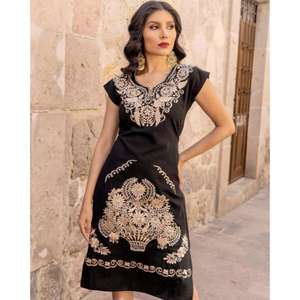 Robe en coton brodée blanche pour femmes, style ethnique mexicain, à fleurs, longueur genoux, décontractée, pour les occasions spéciales - Product Image 3