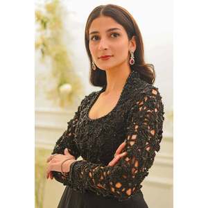 Robe en satin Laia - Tissu en polyester élégant et brillant - Product Image 4