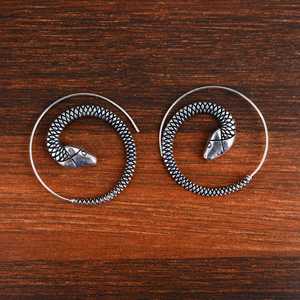 Nuevos Pendientes de Serpiente de Diseño Moderno, Joyería Gótica de Aro de Latón para Mujer, Acabado Plateado Oxidado, Espiral Animal Boho, Venta al por Mayor/OEM/ODM - Product Image 2