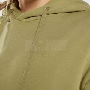 Nuevo diseño Invierno Mujeres Sudaderas con capucha Cuello con logotipo frontal Bajo MOQ Precio al por mayor Hecho en Pakistán Venta en línea - Product Image 4