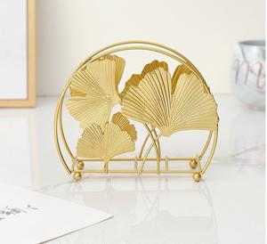 Hermoso soporte de pañuelos de metal de inspiración vintage con patrón hecho a mano para una presentación de baño clásica y atemporal - Product Image 2