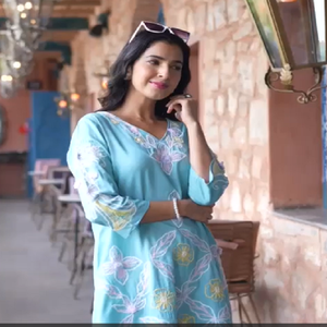 Kurti de Alta Calidad y Moda con Bordado e Impresión, Exportador Indio, Vestido Tradicional de Manga Larga - Product Image 1