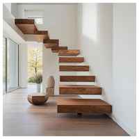 Escalier flottant moderne personnalisable à poutre unique avec garde-corps en verre, marches en bois massif, design gain de place pour villa intérieure