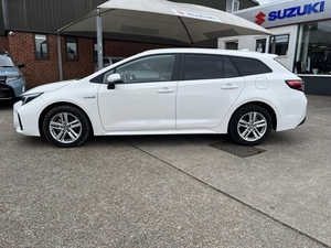 SUZUKI SWACE 1.8H ULTRA 2023 USADO, Volante a la Izquierda/Derecha - Product Image 3