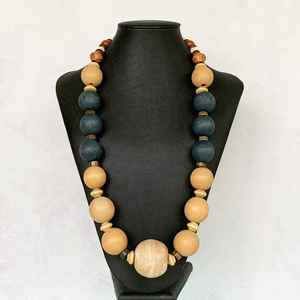 Collier ras du cou en bois de style tribal, artisanat en bois fait à la main pour la mode et la décoration intérieure - Product Image 5