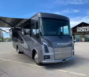 Superbe camping-car de classe A Winnebagos Sunstar 33K d'occasion 2020 2021 2022 2023 2024 pour le camping - Product Image 4