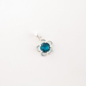 Colgante de Apatita en Plata de Ley con Baño de Oro de 18K, Diseño Minimalista de Flor, Joyería Hecha a Mano, Regalo - Product Image 4