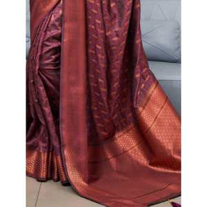 Magnifique sari en soie douce tissée de couleur marron avec un chemisier pour les festivals et les mariages - Product Image 1