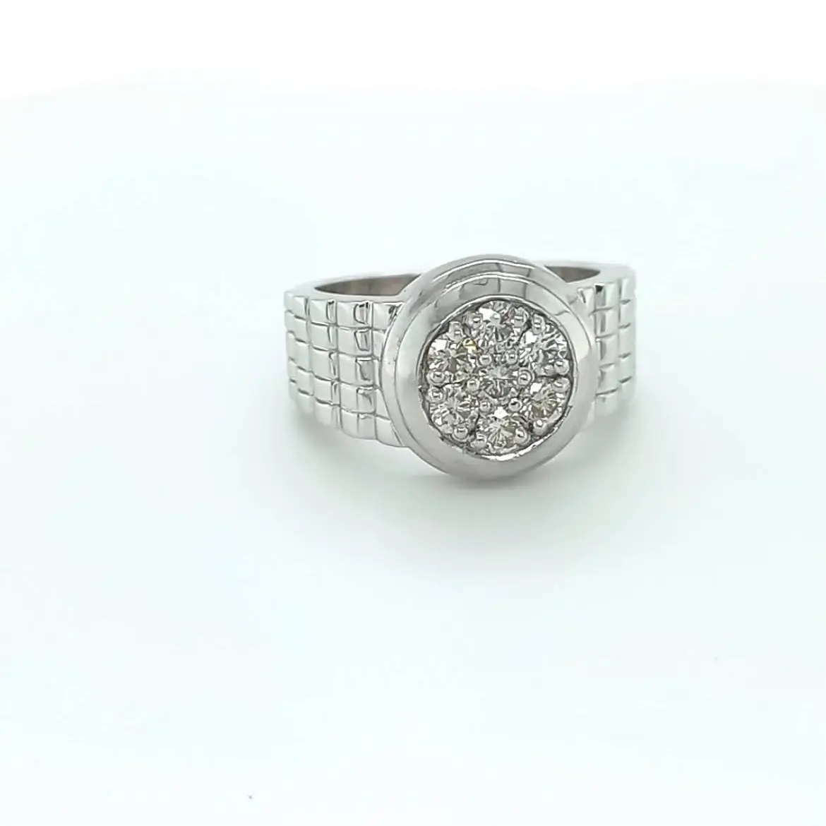Best selling Engagement ring studded with natural diamonds with 18kt white gold best gift for mens for party wear