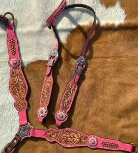 Ensemble de têtière et de collier de poitrail en gros, nouvelle étoile en concho, têtière à incrustation d'étoiles faite à la main avec un collier de poitrail lourd - Product Image 1