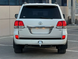 Offre promotionnelle : Toyota Land Cruiser 2010 d'occasion, faible kilométrage - Product Image 2