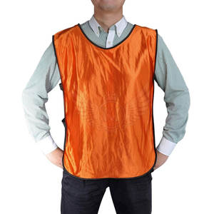 Maillot de football en gros d'usine gilets d'entraînement de football personnalisés maillot d'entraînement de football pour hommes gilet à bavette en maille - Product Image 1