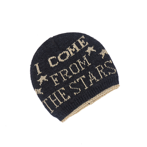 Un bonnet simple mais élégant qui se marie avec presque toutes les tenues offrant de la chaleur sans compromettre la mode - Product Image 1