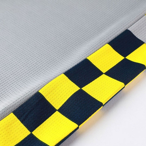 Uniforme de baloncesto para hombre hecho a medida Material sólido transpirable en diferentes colores Estilo de conjunto MOQ bajo - Product Image 4