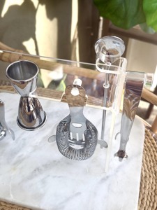 Moderno Juego de Herramientas de Bar Plateadas con Base de Acrílico para Servir en Fiestas, Bares Caseros, Clubes, Regalos, Ocasiones y Exhibición en Estantes, de la India - Product Image 6