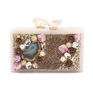 Pochette en résine Sac à main de soirée en strass avec style pour occasions spéciales par l'artisanat du croissant - Product Image 4