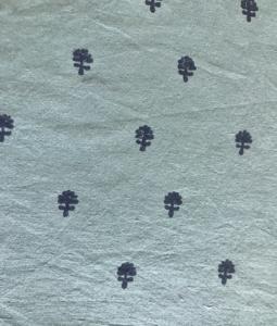 ผ้าฝ้ายพิมพ์ลายด้วยมือ ลายดอกไม้แบบมินิมอล ดีไซน์บูติ |   ผ้าสีเขียวเซจลายชนเผ่าอินเดีย - Product Image 1