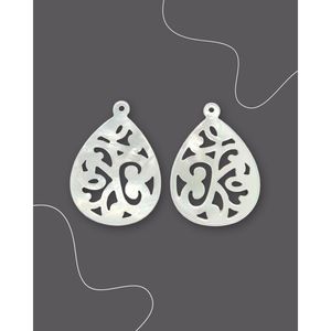 จี้มุกประดับลายฉลุพร้อมจี้เปลือกหอยมุกสีขาว - Product Image 1