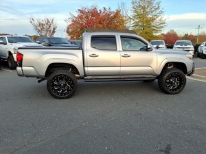 รถยนต์โตโยต้า ทาโคมา SR V6 4WD ดับเบิ้ลแค็บ ปี 2021 มือสอง ขาย - Product Image 3