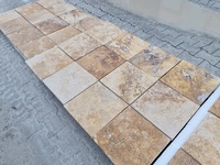 Carreaux de sol en travertin Capricho orange turc 2026, coupés transversallement, remplis et brossés, provenant de Turquie, pour terrasses et balcons intérieurs et extérieurs