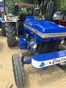 Farmtrac รถแทรกเตอร์ล้อ2WD 60 2011ใช้กับ70hp 40hp 75hp 120hp ได้รับการจัดอันดับเครื่องยนต์พลังงานส่วนประกอบหลักเกียร์45hp กำลังไฟที่ได้รับการจัดอันดับ - Product Image 3