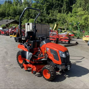 Tracteur agricole miniature Kioti CS2510/CS2520 4 roues motrices avec tondeuse à montage central, moteur et boîte de vitesses à engrenages - Product Image 1