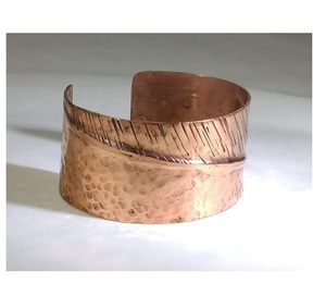 Brazalete de terapia magnética de cobre de moda con patrones únicos Pulsera beneficiosa para la salud para hombres y mujeres - Product Image 1