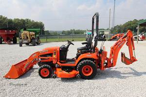 รถแทรกเตอร์ล้อยางคูโบต้า M7-172 ปี 2026 พร้อมเครื่องยนต์ 50-180 แรงม้า ชุดเกียร์และปั๊ม อะไหล่หลักสำหรับการเกษตรและการค้าปลีก - Product Image 2