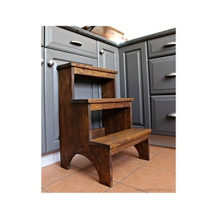 Tabouret d'appoint en bois de style vintage avec une construction classique robuste, idéal pour les cuisines rustiques, les chambres à coucher, les salles de bain, les placards et le rangement - Product Image 5