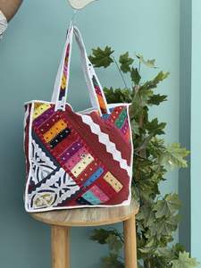 Vente en gros de sacs fourre-tout faits à la main en coton matelassé sacs de courses imprimés patchwork pour femmes sacs de plage d'épicerie pour usage quotidien - Product Image 5