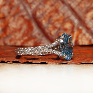 Bague de fiançailles pour femme en or blanc 14 carats avec diamant bleu fantaisie ovale de 2,5 carats cultivé en laboratoire, certifié IGI, clarté VS, style bohème CVD - Product Image 3