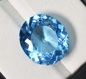 Pierre précieuse ovale en topaze bleue suisse 14,10 carats, topaze bleue de laboratoire sans défaut, 16,5 x 15 x 8 mm, pierre précieuse en vrac pour la fabrication de bijoux - Product Image 2