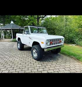 Nuevo Bronco Clásico de Alta Calidad de 1976, Gasolina, Manual, en Venta - Product Image 1