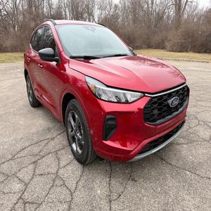 Ford Escap ST Line 2024, Superventas, Transmisión Automática, Asientos de Cuero - Product Image 1